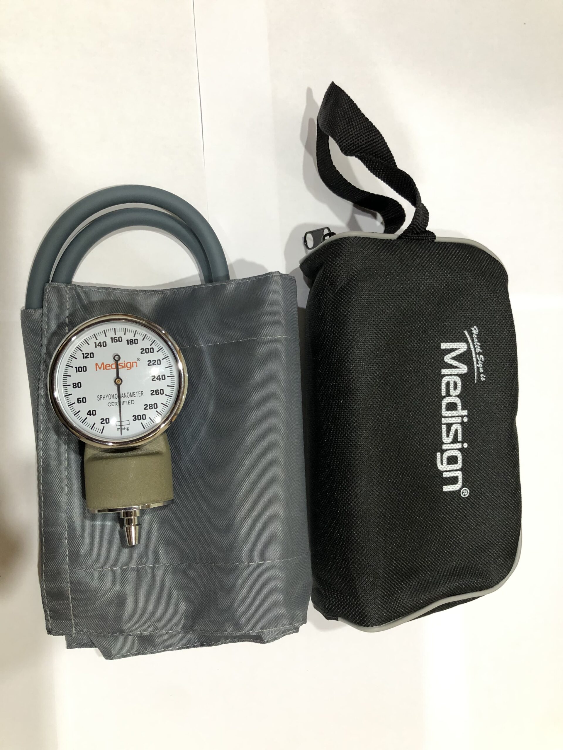 Medisign Aneroid Sphygmomanometer MC-2002 – Manual Blood Pressure Monitor